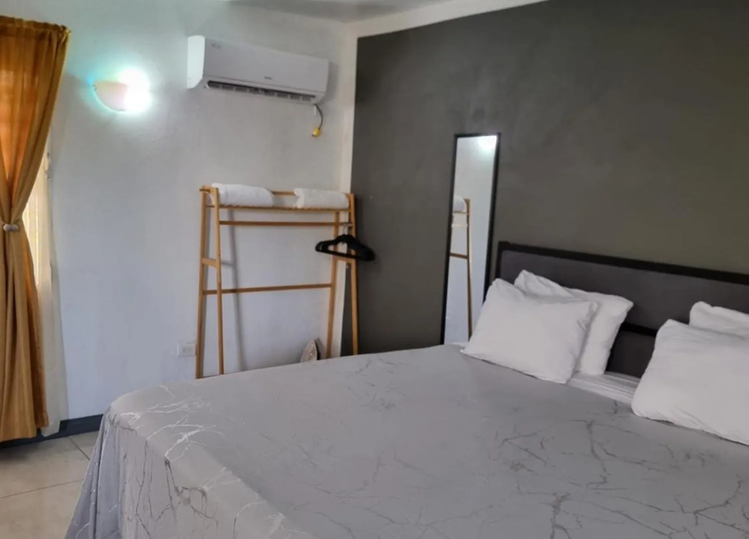 Cattleya Flor Hotel Oranjestad